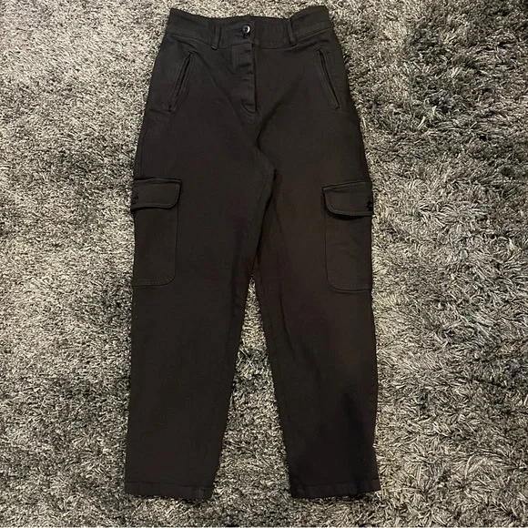 🍒ARITZIA WILFRED FREE HIGH WAISTED BLACK CARGO PANTS SIZE 8🍒 - Picture 4 of 7